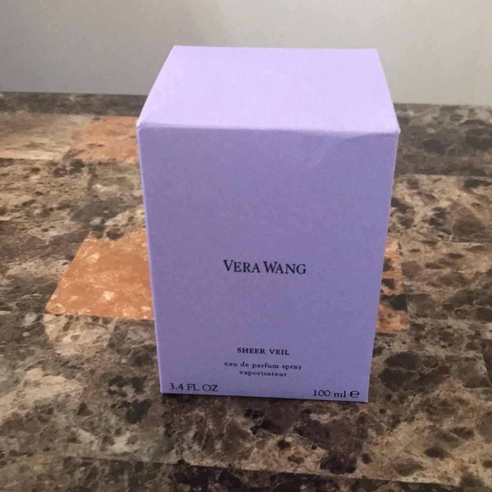 VERA WANG SHEER VEIL